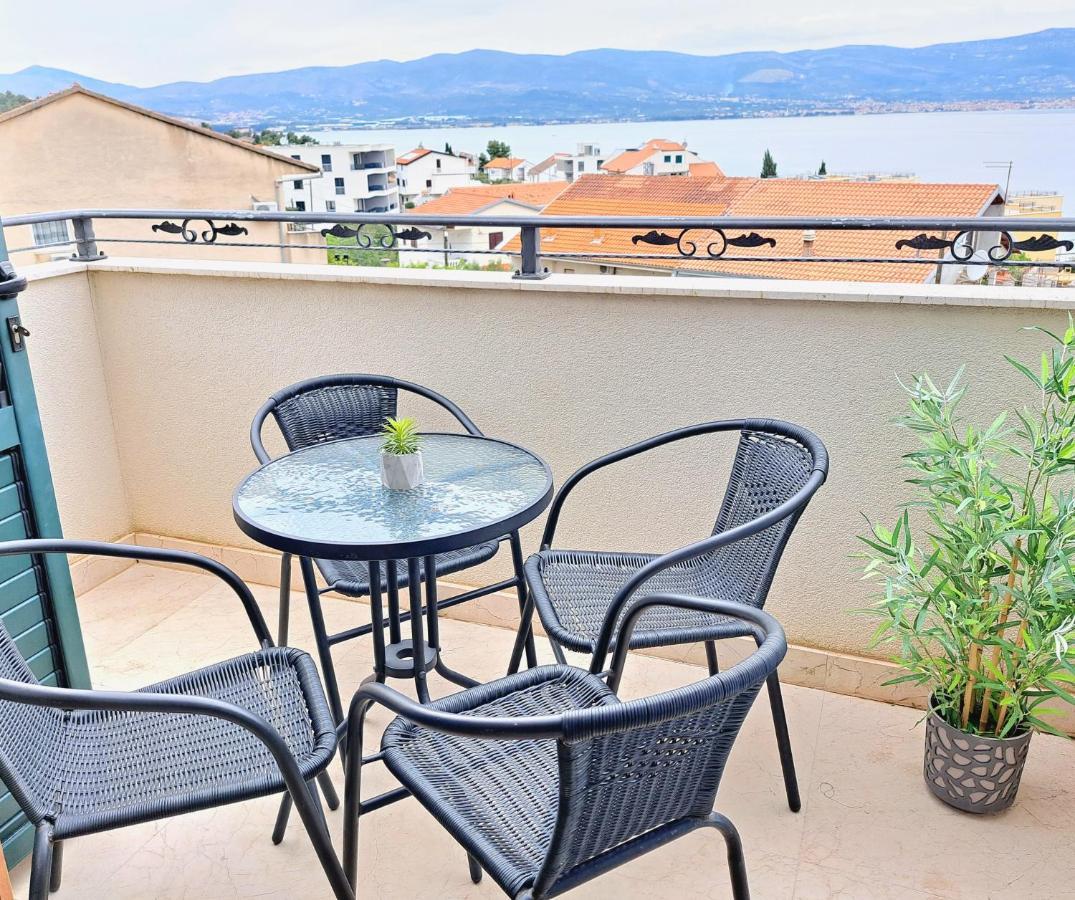 Apartment Carica สลาทิเน ภายนอก รูปภาพ