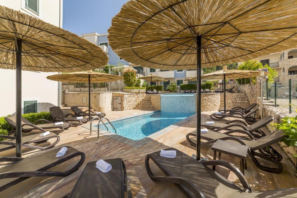 Apartment Carica สลาทิเน ภายนอก รูปภาพ
