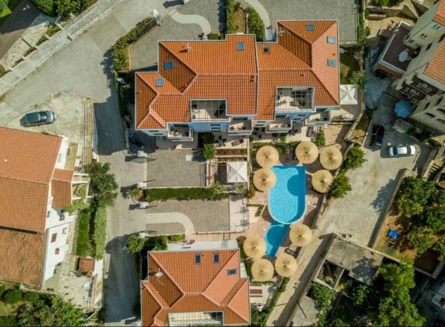 Apartment Carica สลาทิเน ภายนอก รูปภาพ