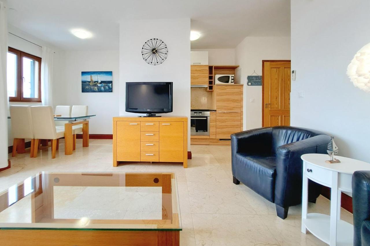 Apartment Carica สลาทิเน ภายนอก รูปภาพ